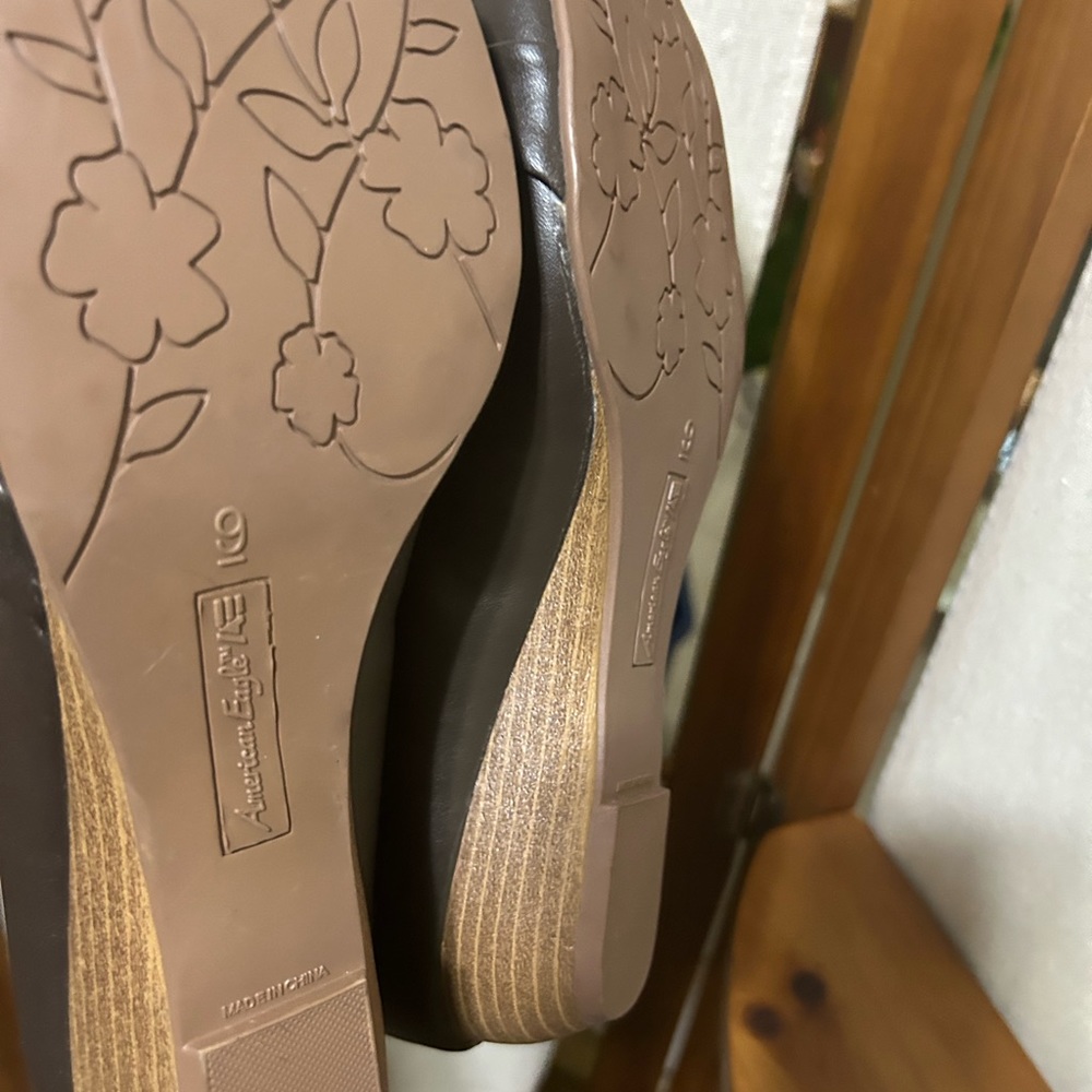 👠American Eagle wedges - Picture 5 of 5
